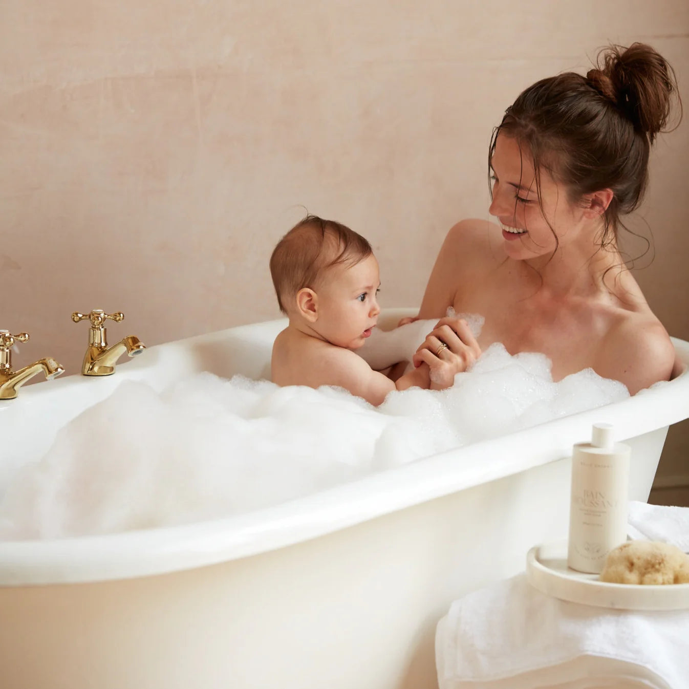 BABY BATH-TIME DUO IN DRAWSTRING BAG