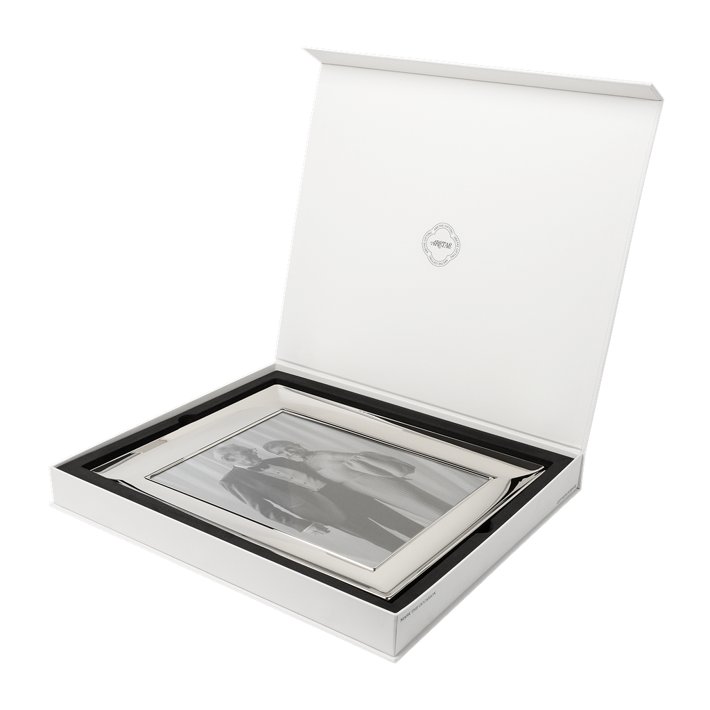 THE SLOANE PHOTO FRAME (8 x 10)