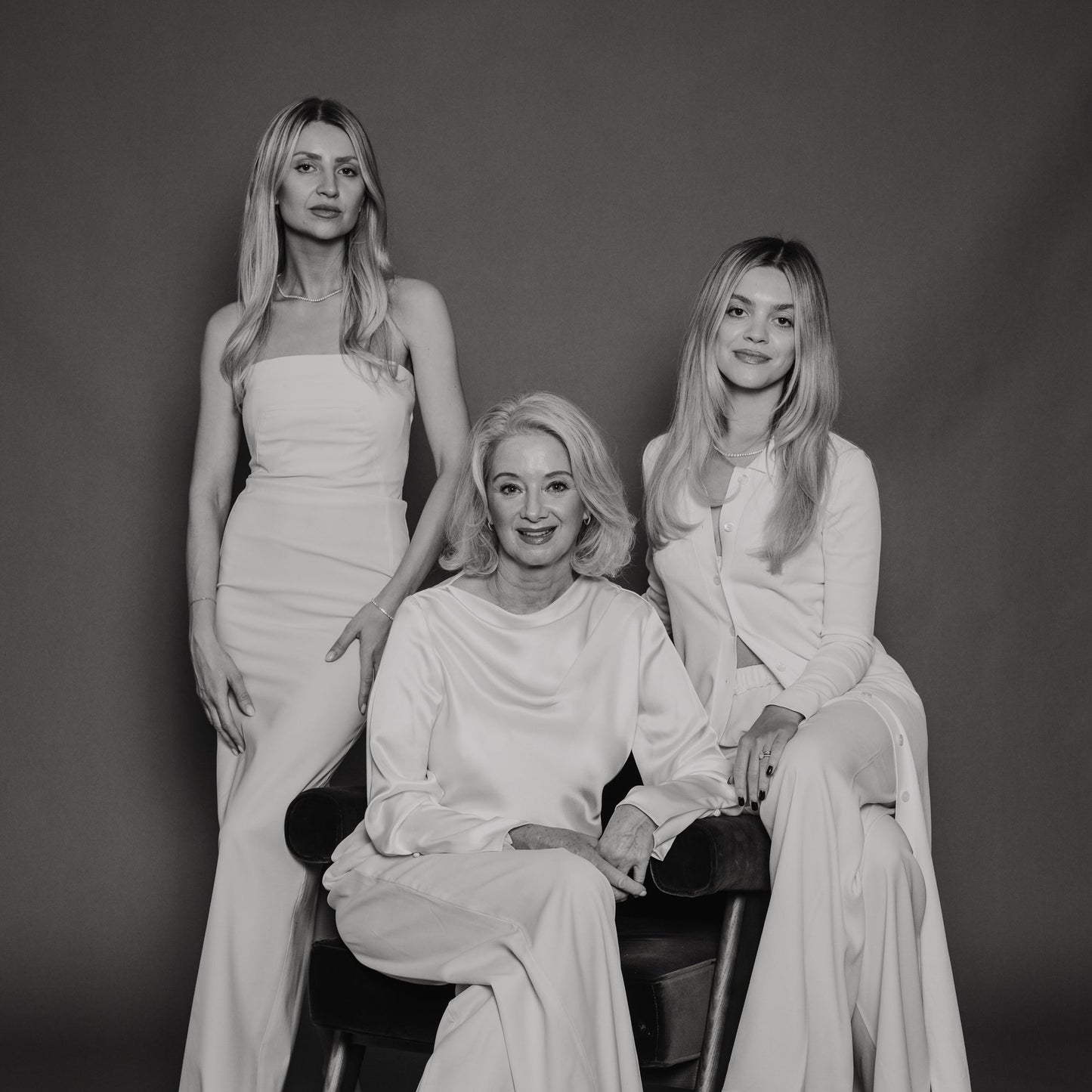 MOTHER'S DAY PORTRAIT SESSION