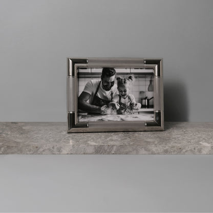 THE RALPH PHOTO FRAME