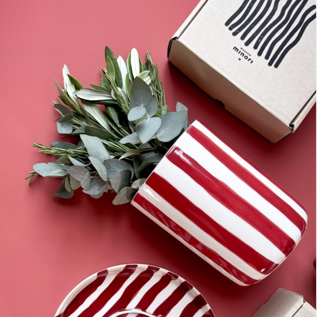RED STRIPE VASE