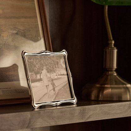 THE CLARA PHOTO FRAME (4"x6")