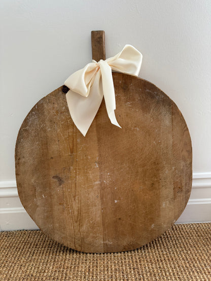 VINTAGE BREAD BOARD No. 3 [PICK UP ONLY]