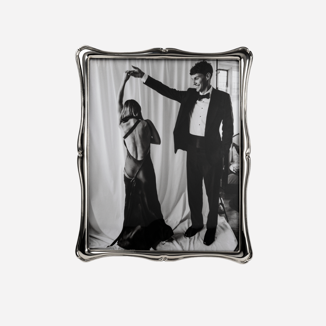 THE CLARA PHOTO FRAME (8x10)
