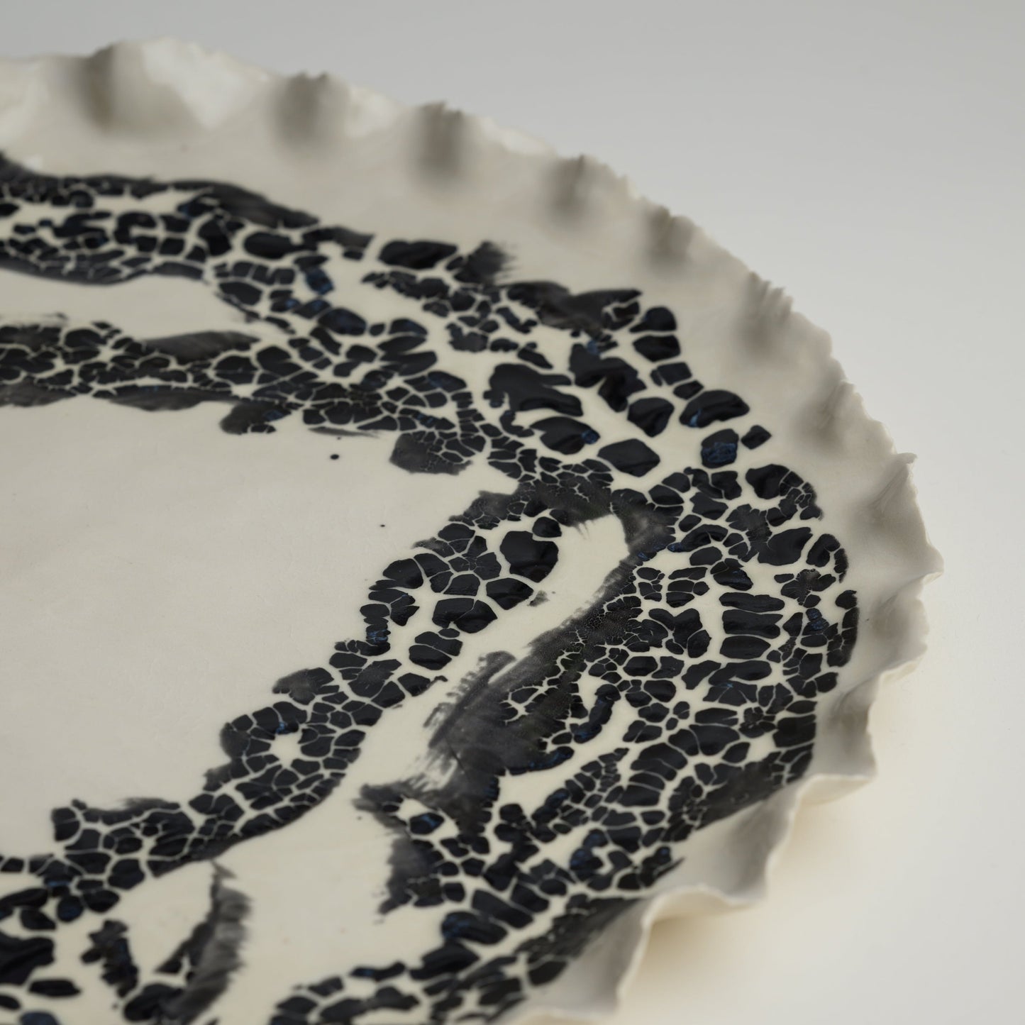 ENTERTAINING TRAY - CREAM WITH BLACK TERAZZO GLAZE